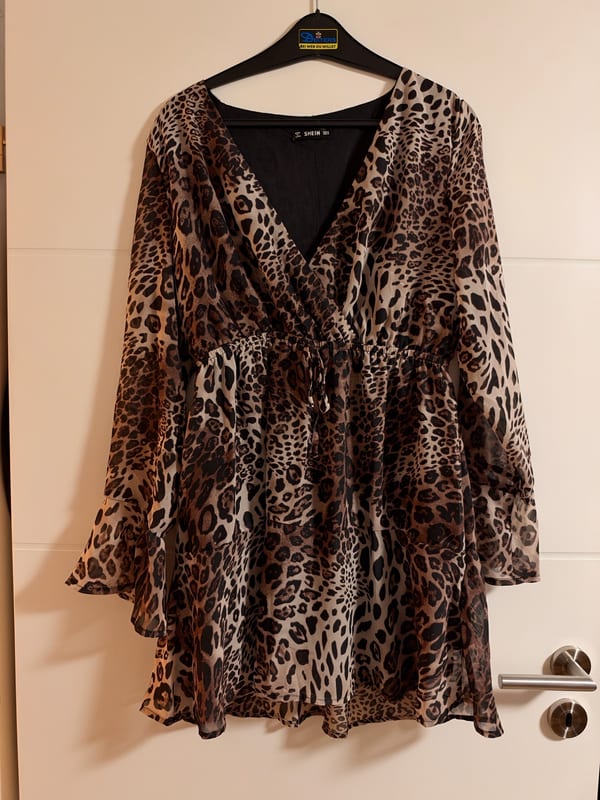 Damen Leoparden-Print Minikleid mit V-Ausschnitt und Taillenkordel – Größe M/L – Braun