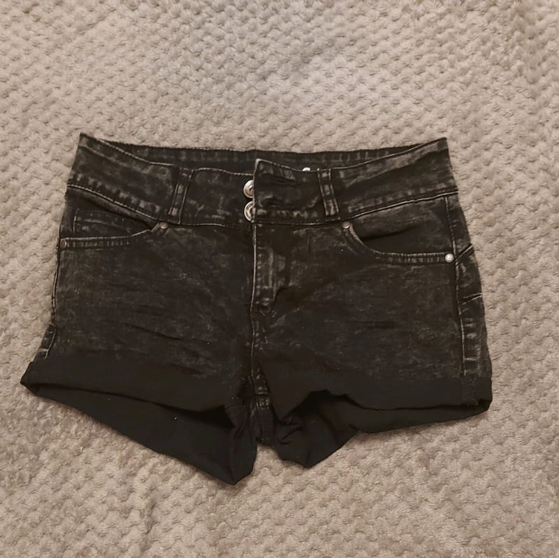 Damen Schwarze Jeansshorts – Größe S