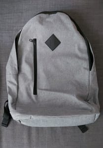 Herren Grauer Rucksack mit Frontreißverschluss