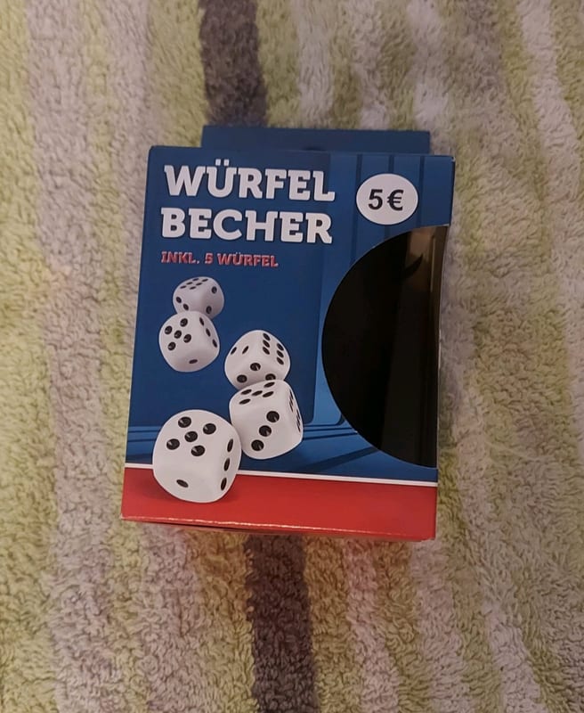 Würfelbecher mit 5 Würfeln