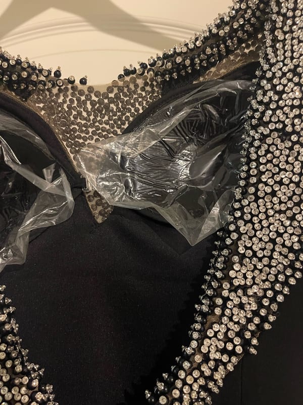 Damen Abendkleid mit Strasssteinchen – Größe 42 – Schwarz – Bild 8 von 8