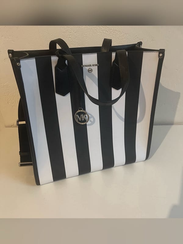 Damen Shopper Michael Kors original mit schwarz-weißen Streifen und silbernen Details