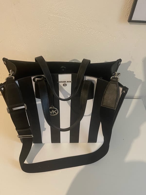Damen Shopper Michael Kors original mit schwarz-weißen Streifen und silbernen Details – Bild 6 von 8
