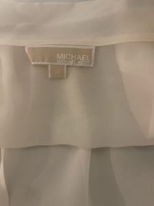 Michael Kors Damen Cremeweiße Bluse mit Plissee-Schal und Schleife – Größe XS – Bild 5 von 6