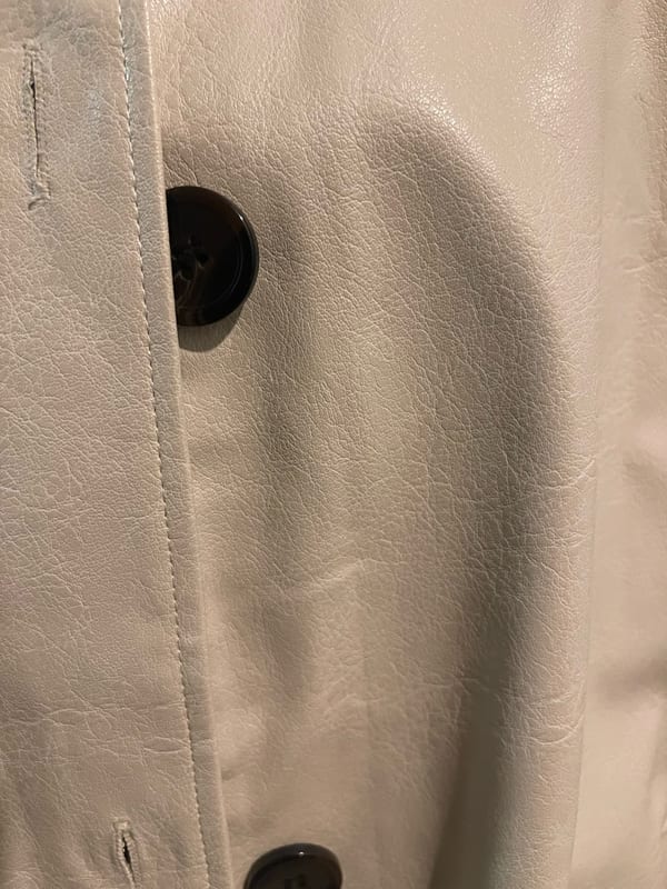 Damen Trenchcoat NA-KD oversized – Creme – Bild 3 von 6