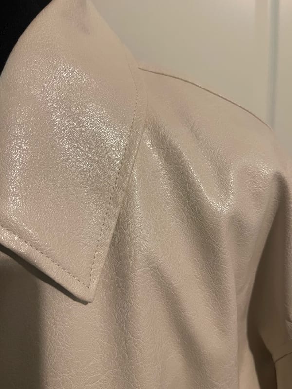 Damen Trenchcoat NA-KD oversized – Creme – Bild 5 von 6