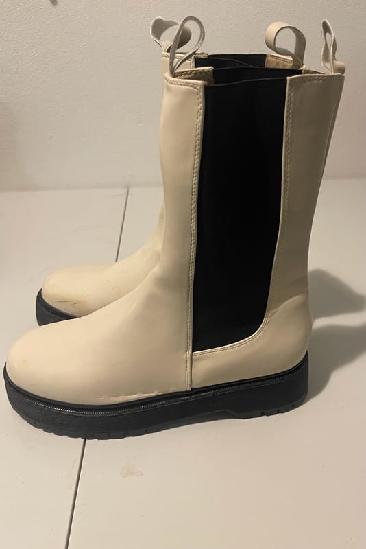Damen Boots mit Plateausohle – Größe 39 – Creme
