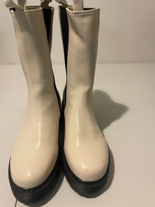 Damen Boots mit Plateausohle – Größe 39 – Creme – Bild 2 von 8