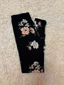 Mädchen Schwarze Leggings mit Blumenmuster – Jugendgröße – Größe 164 – Bild 3 von 3