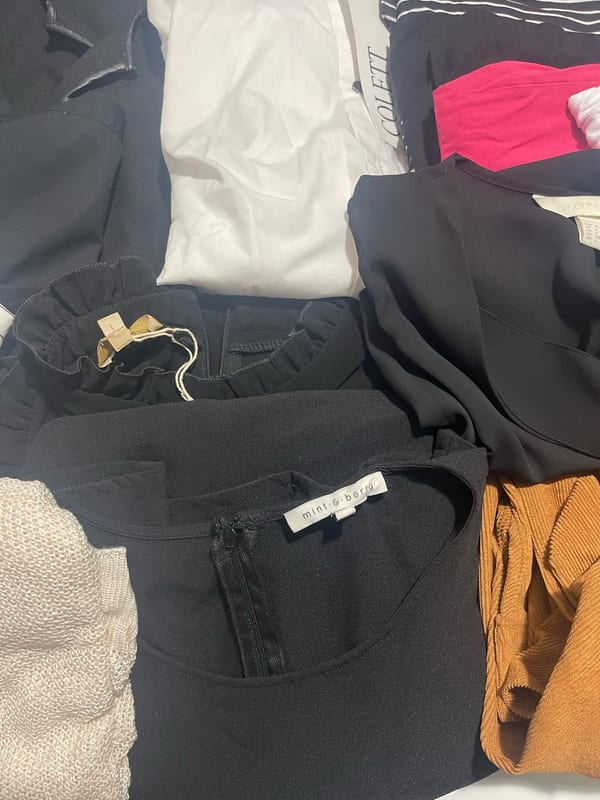 Damen Kleiderpaket 26 Teile – Größe M – Bunt – Bild 4 von 12