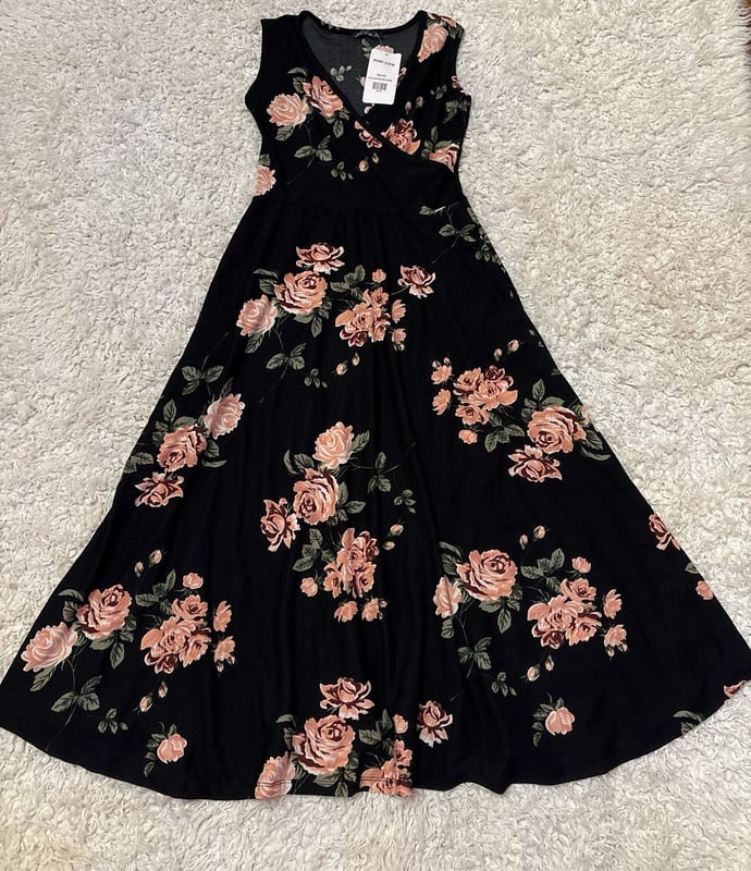 Damen Langes ärmelloses Wickelkleid mit Rosenmuster – Größe M/L – Schwarz – Bild 2 von 4