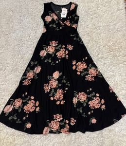 Damen Langes ärmelloses Wickelkleid mit Rosenmuster – Größe M/L – Schwarz – Bild 2 von 4
