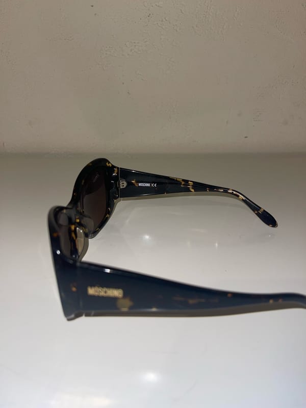 Moschino Damen Sonnenbrille mit dunklen Gläsern – Braun – Bild 2 von 5