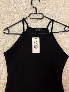 Damen Schwarzes Minikleid mit asymmetrischem Saum – neu mit Etikett – Größe S/M – Bild 3 von 4