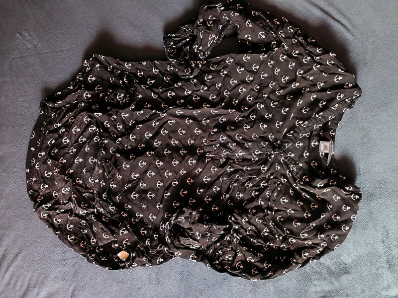 Damen Schwarze Bluse mit Ankermuster – Größe S