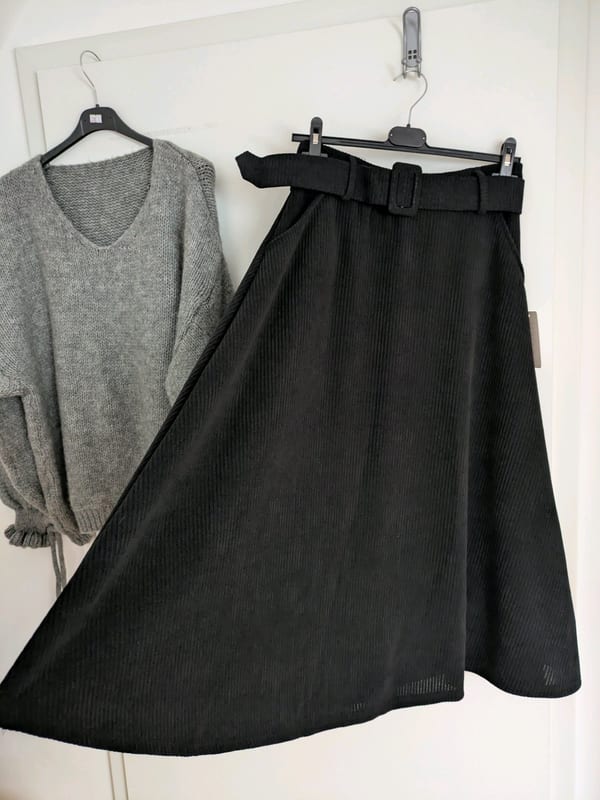 Damen traumhafter Maxi Cord Rock/ schwarz/ 38-40 ungetragen – Größe M – Bild 2 von 6