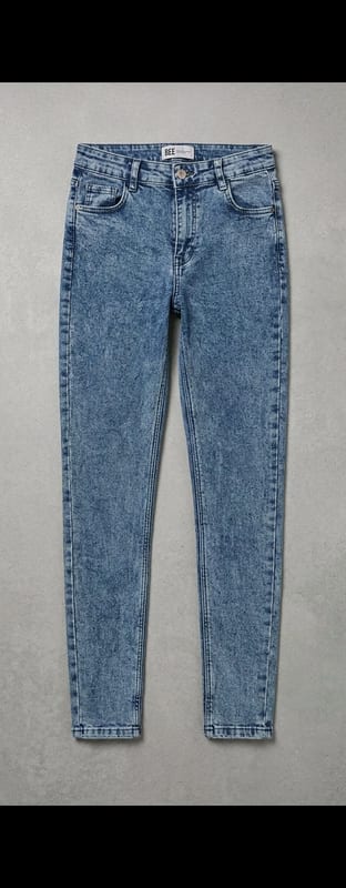 Damen Jeans – Skinny, helle Waschung, Used-Look Gr. 36 sehr schmal geschnitten – Blau