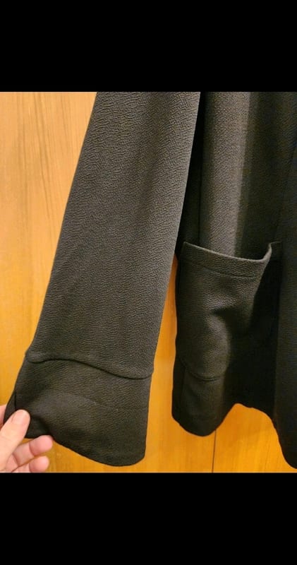 Damen Schwarzer offener Blazer mit Stehkragen und Taschen Laura Tocelli Gr. L schwarz – Bild 4 von 5