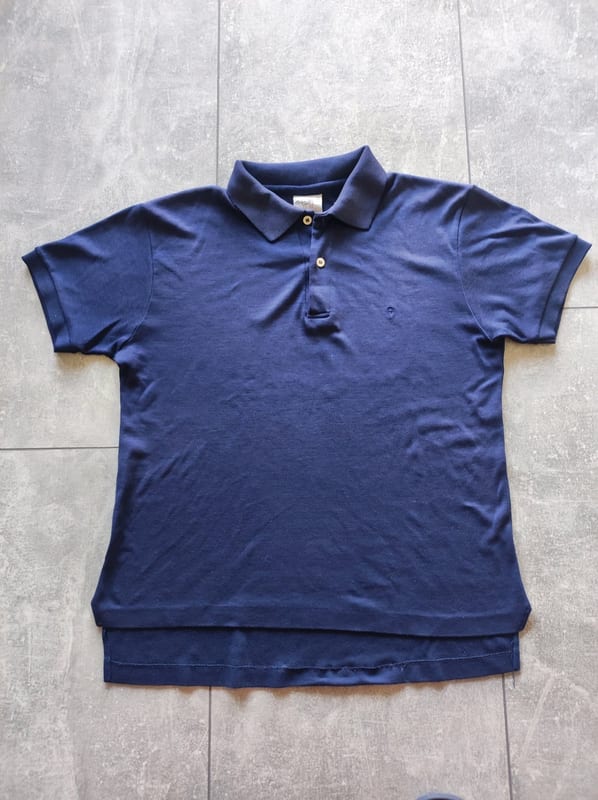 Herren Dunkelblaues Polo-Shirt mit Knopfleiste – Größe M
