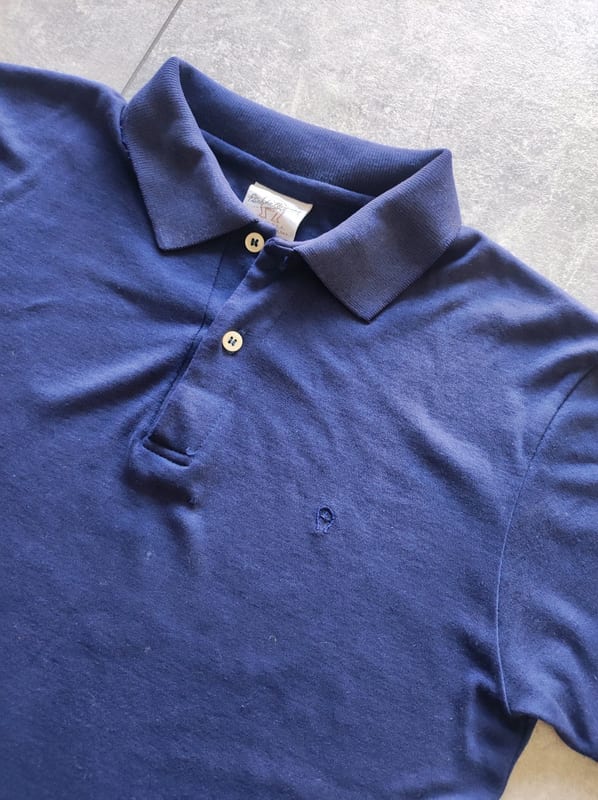 Herren Dunkelblaues Polo-Shirt mit Knopfleiste – Größe M – Bild 2 von 4