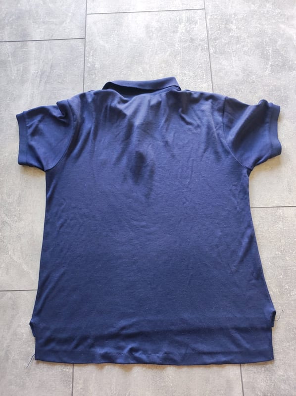 Herren Dunkelblaues Polo-Shirt mit Knopfleiste – Größe M – Bild 4 von 4