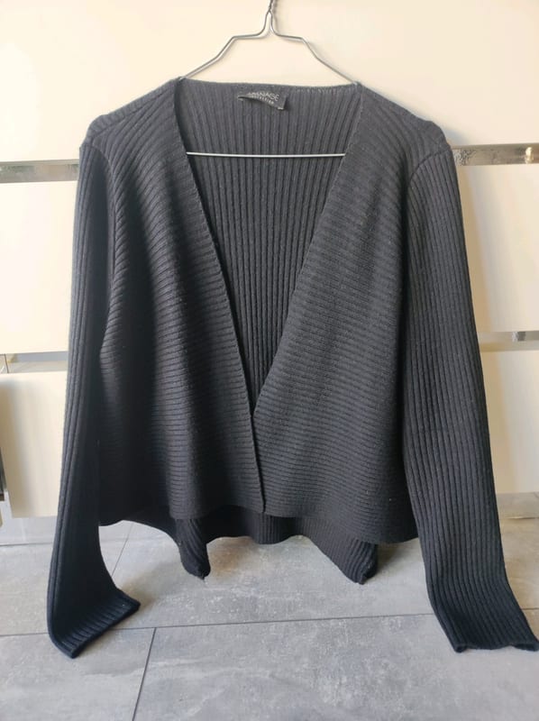Damen Schwarze Strickjacke, offene Form, gerippt – Größe M