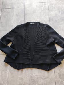 Damen Schwarze Strickjacke, offene Form, gerippt – Größe M – Bild 2 von 4