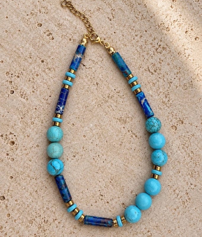 Damen Türkis-blaue Perlen-Fußkette mit Goldakzenten – Bild 3 von 4