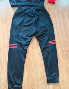 Herren Trainingsanzug Jacke und Hose – Rot/Schwarz mit Streifen – Größe M/L – Bild 8 von 8