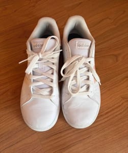 Damen Weiße Sneaker mit schillernden Streifen – Halbschuh – Größe 38 – Bild 2 von 6