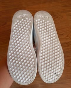 Damen Weiße Sneaker mit schillernden Streifen – Halbschuh – Größe 38 – Bild 5 von 6