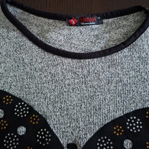 Damen Pullover Shirt Herbst tailliert grau mit Motiv 36/S Pullover – Größe 36 – Grau-schwarz – Bild 5 von 6
