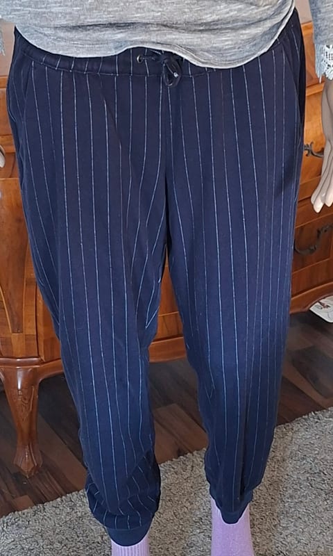 Damen Dunkelblaue Schlupfhose, Esprit, Größe 38 Bündchen am Beinabschluss bequem – Bild 3 von 11