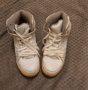 Damen Weiße High-Top-Sneaker mit Silber-Details – Größe 39