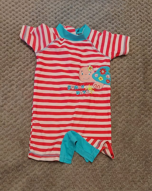 baby Badeanzug – Größe 74 – Rot-Weiß gestreift