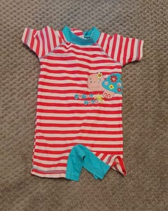 baby Badeanzug – Größe 74 – Rot-Weiß gestreift