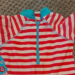 baby Badeanzug – Größe 74 – Rot-Weiß gestreift – Bild 3 von 3