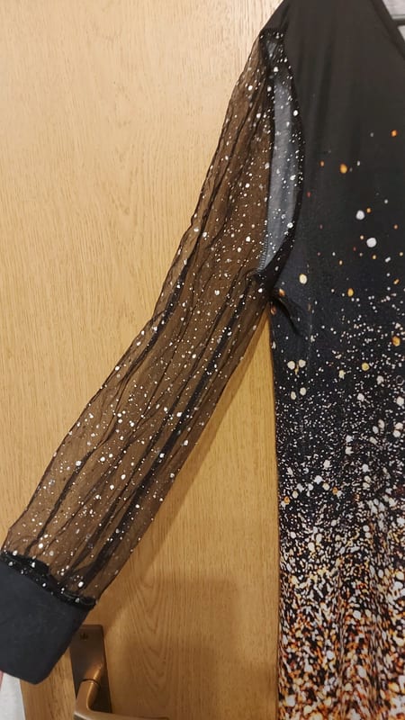 Damen Langarm-Oberteil mit Glitzer-Print und Mesh-Ärmeln – Größe XXL – Schwarz – Bild 2 von 2