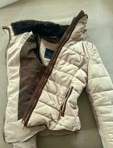 Damen Tolle Winterjacke neuwertig beige von Zara – Größe 34 – Bild 3 von 12