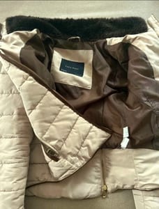 Damen Tolle Winterjacke neuwertig beige von Zara – Größe 34 – Bild 4 von 12
