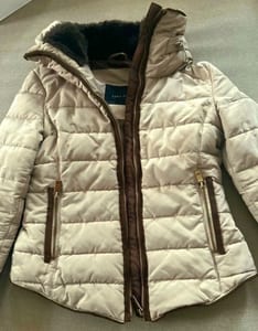 Damen Tolle Winterjacke neuwertig beige von Zara – Größe 34 – Bild 8 von 12
