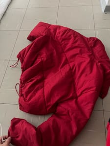 Damen Kurze rote Steppjacke mit Stehkragen – Größe XS – Bild 6 von 6