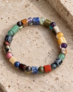 Damen Armband mit bunten Natursteinperlen – Stretch – Bild 3 von 3