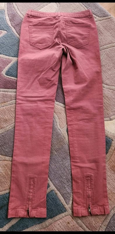 Damenhose Altrosa Slim Fit mit Reißverschluss am Saum Modern Jeans Hose ca Gr.34 – Bild 3 von 6