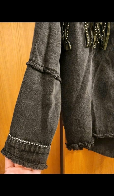 Damen Jeansjacke Denim-Overshirt mit Fransen + Nieten Woman Jacke Biker Jacke Gr. L/XL – Schwarz – Bild 5 von 6