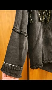 Damen Jeansjacke Denim-Overshirt mit Fransen + Nieten Woman Jacke Biker Jacke Gr. L/XL – Schwarz – Bild 5 von 6