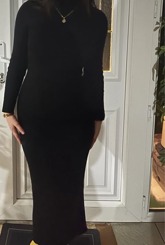 Damen Schwarzes langes Strickkleid mit Langarm – Größe S