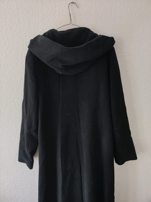 Damen Langer schwarzer Wollmantel mit Kapuze – Größe 42 – Bild 2 von 6