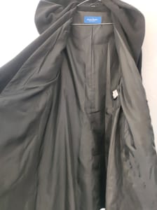 Damen Langer schwarzer Wollmantel mit Kapuze – Größe 42 – Bild 5 von 6