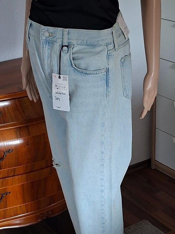 Zara Damen Denim destroyed Look Jeans helle Waschnung neu mit Etikett S/36 Five Pocket – Größe 36 – Blau – Bild 3 von 11